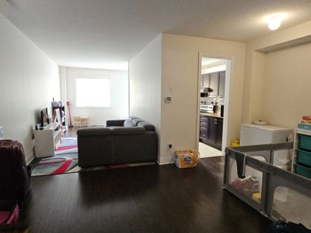 For Lease - 63 Collin Court, Richmond Hill, Ontario - Photo 2