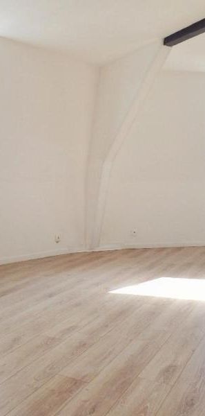 Location Appartement 2 pièces 43m² ARMENTIERES 59280 - Photo 1