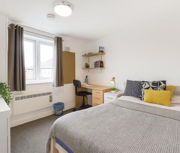 5 bedroom terraced house to rent - Photo 1