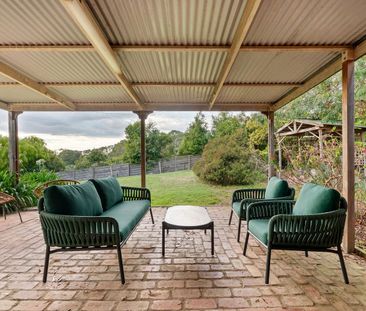 FULLY FURNISHED- Relaxed Red Hill Living – Furnished 3-Bedroom Home... - Photo 6