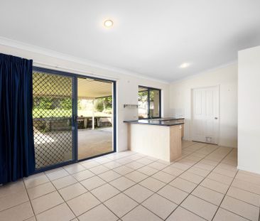 Great Family Home with Large Shed - Photo 2