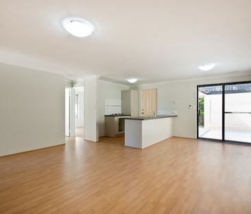 Cosy villa in the heart of Kelmscott - Photo 2
