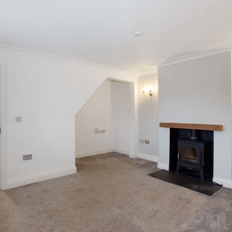 4 bedroom semi-detached house to rent - Photo 1