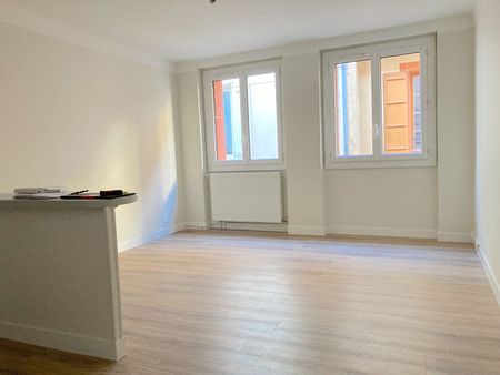 PAMIERS - A LOUER - APPARTMENT DE TYPE 3 AVEC PLACE DE PARKING PRIVATIVE - Photo 4