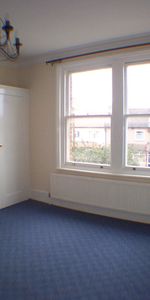 2 Bed Maisonette, Grant Road, CR0 - Photo 3