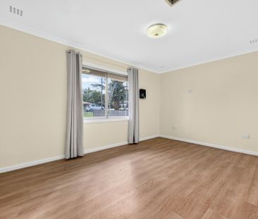 Freshly Painted Interior and Brand New Kitchen! - Photo 2