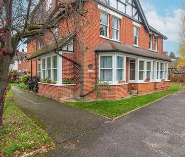 St Annes Court, Dukes Ride, Crowthorne, RG45 - Photo 2