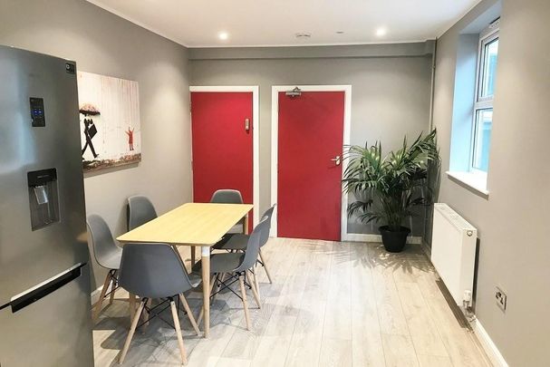 1 bedroom in a house share to rent - Photo 1