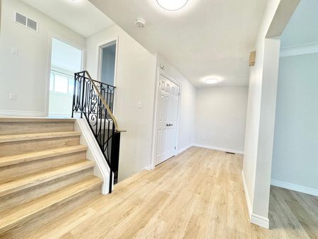 For Lease - 221 First Road, Hamilton, Ontario - Photo 2