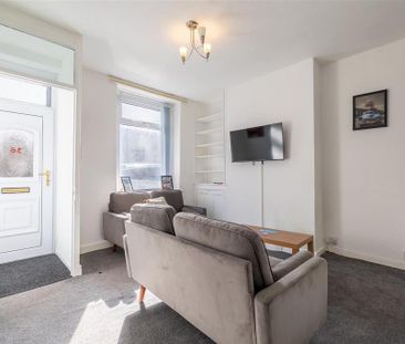 2 bedroom private hall to rent - Photo 5