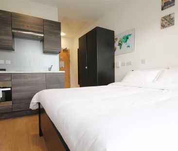 Studio to rent - Photo 2