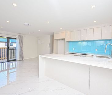 Modern Family Living ( 3 + 2 Bedrooms ) - Photo 4