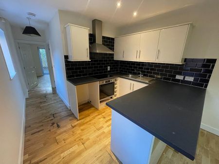 1 bedroom flat to rent - Photo 2