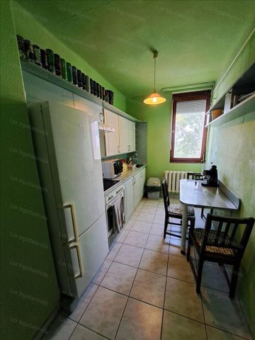 Kiadó átlagos állapotú lakás - Oroszlány - Photo 2