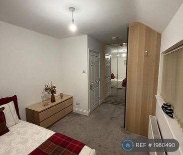 1 bedroom in a house share to rent - Photo 4