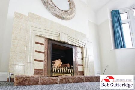 3 bedroom semi-detached house to rent - Photo 2