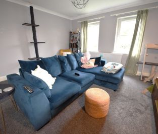 2 bedroom Flat in Flat 6, Leeds - Photo 3