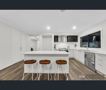 46 Dulcis Street, Manor Lakes, Vic 3024 - Photo 2