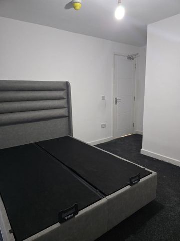 1 bedroom in a house share to rent - Photo 2