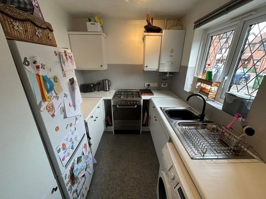 2 bedroom terraced house to rent - Photo 1