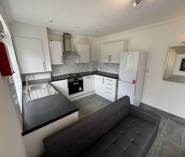 Flat 2 43 Richmond Road, Roath, Cardiff - Photo 2