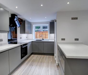 3 bedroom detached house to rent - Photo 2