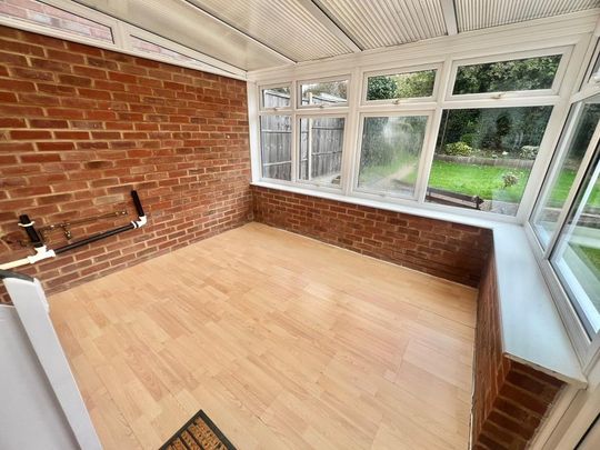 2 bedroom bungalow to rent - Photo 1