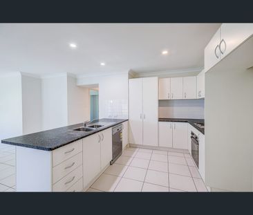 34 Hanover Dr, Pimpama, Qld 4209 - Photo 6