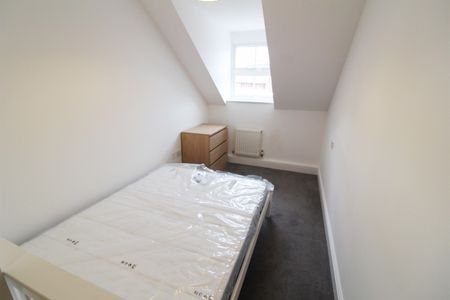 Belmont Court, Reading, RG1 1NS - Photo 2