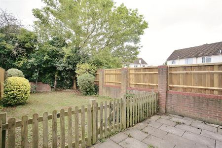 3 bedroom detached house to rent - Photo 5