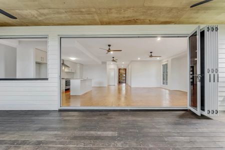 Spacious Family Home Close To The Beach! - Photo 2