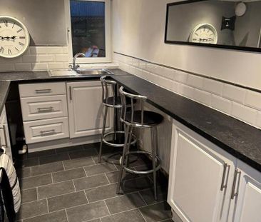 2 bedroom end of terrace house to rent - Photo 1