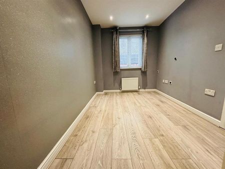 4 bedroom townhouse to rent - Photo 5