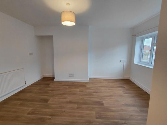 Westfield Place, Yeovil - Photo 1