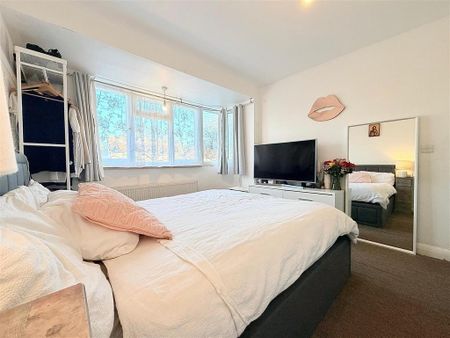 4 bedroom apartment to rent - Photo 5