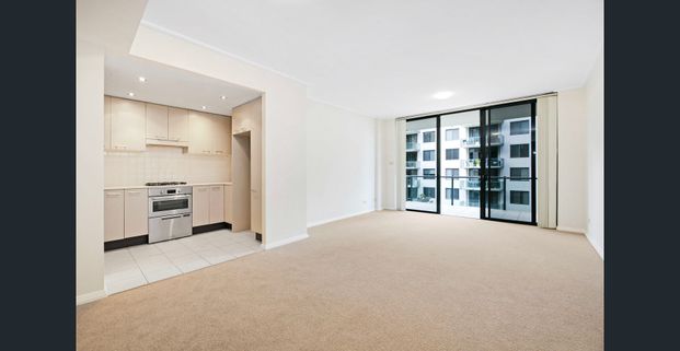 Spacious 1 Bedroom Apartment - Photo 1