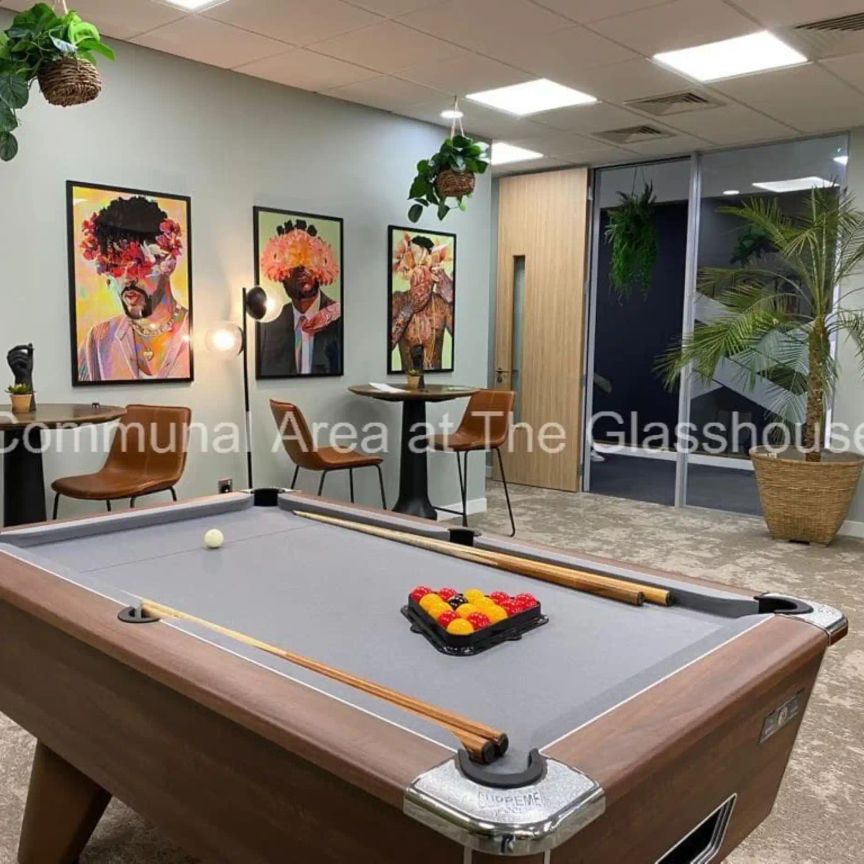 Platinum Studio - Photo 1