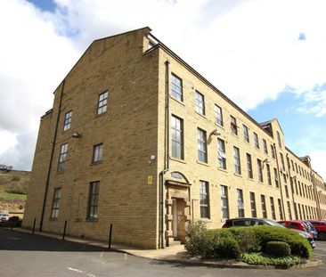2 bedroom Flat To Let - Photo 1
