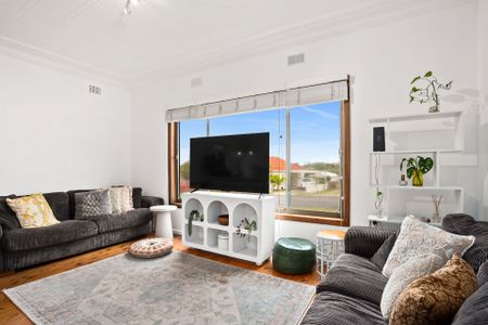 8 Carinmoney Avenue, Warilla. - Photo 4