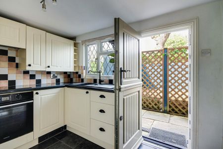 The Green, Jockey End, Gaddesden Row, HP2 6HR - Photo 2