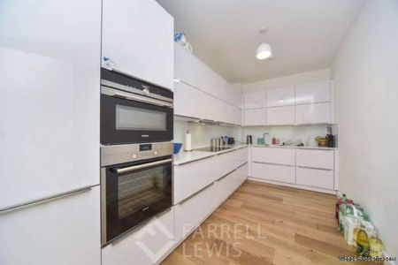 3 bedroom property to rent in London - Photo 4