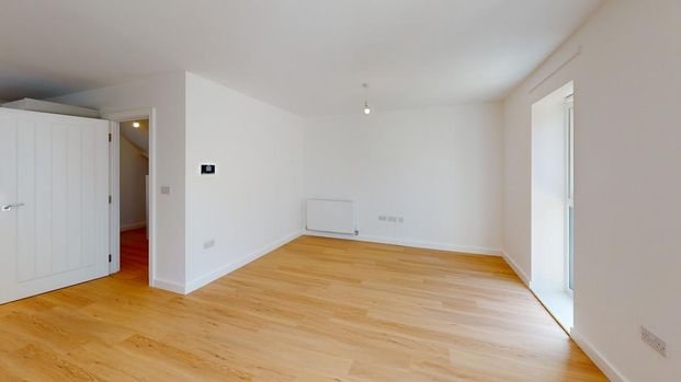 4 bedroom terraced house to rent - Photo 1