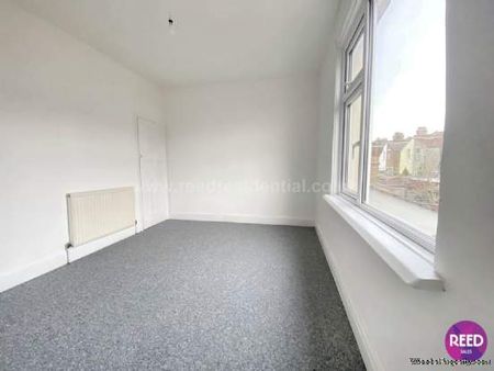 2 bedroom property to rent in Southend On Sea - Photo 5