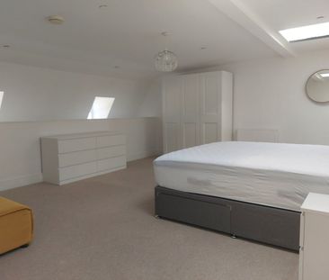 1 Bed Flat, The Old Drill Hall, BS2 - Photo 2