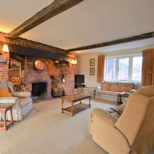 5 bedroom farm house to rent - Photo 1