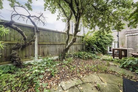 2 bedroom terraced house to rent - Photo 5