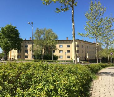 Wohnen im sanierten Altbau - 3-Raum-Wohnung mit Dusche und Balkon - Foto 1