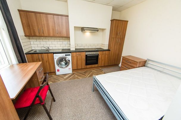 Flat 4, 66 Chapel Lane, Headingley, Leeds - Photo 1