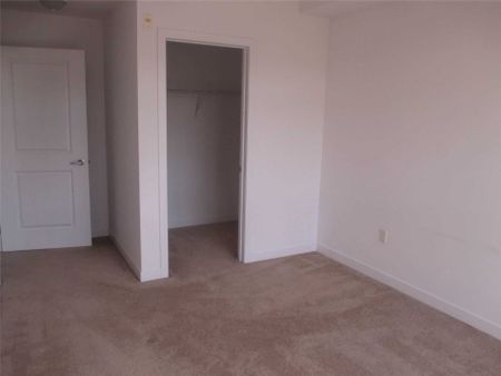 For Lease - 90 Charlton Avenue Unit# #507, Hamilton, Ontario - Photo 4