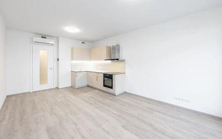Pronájem bytu 1+kk a garsoniéry 35 m², Praha - Photo 5